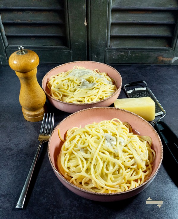 Spaghetti met kaas en peper / cacio e pepe