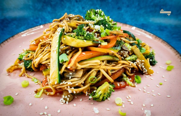 Veggie black bean noodles