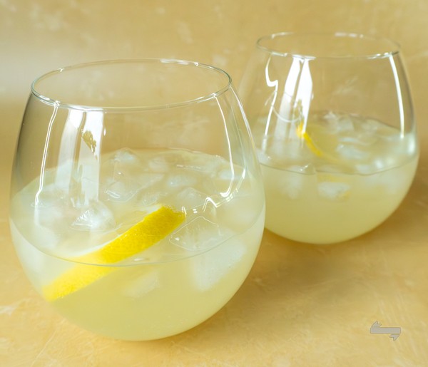 Limoncello spritz