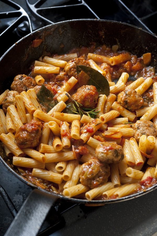 Rigatoni met gehaktballetjes