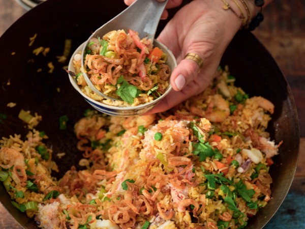 Gebakken rijst met zeevruchten